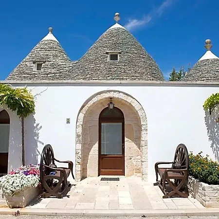 Trulli San Leonardo 4* アルベロベッロ