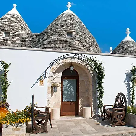 Trulli San Leonardo 4* アルベロベッロ
