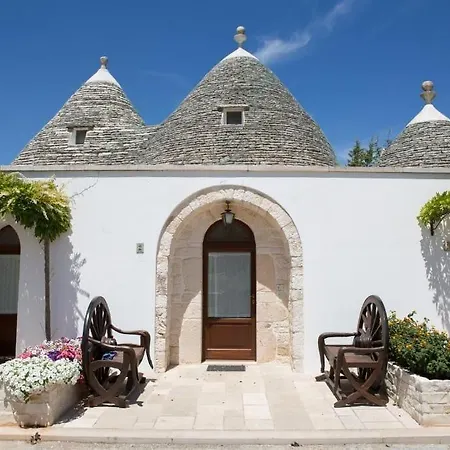 Bed & Breakfast Trulli San Leonardo 4*