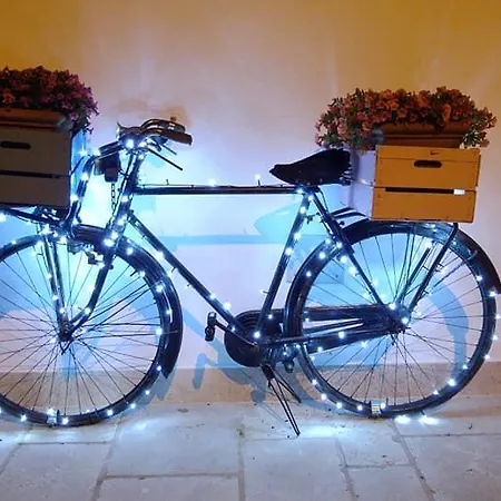 Trulli San Leonardo Bed & Breakfast 4*